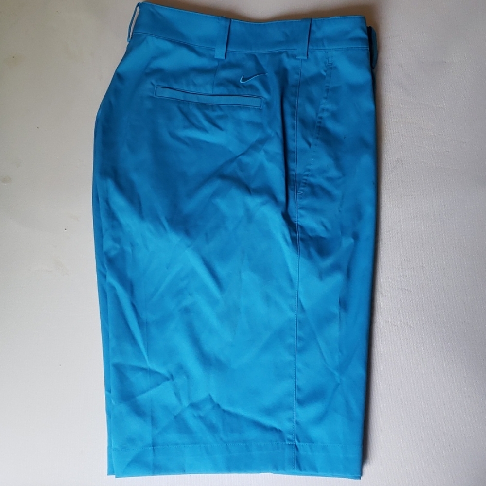 Nike dry-fit golf shorts